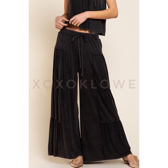 POL Black Flowy Ribbed Knit Wide Leg Pants - Picture 9 of 16